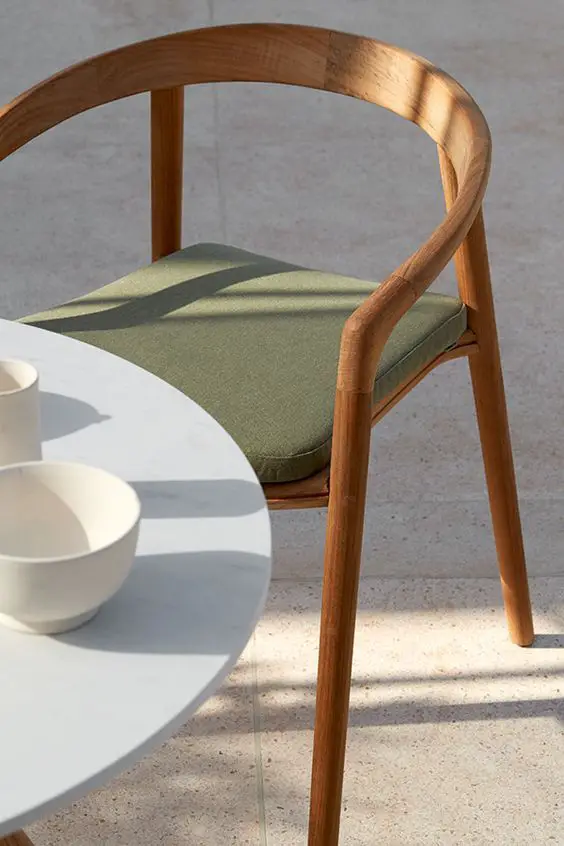 Discover Elegant Outdoor Seating: Top Trends in Stylish Chairs