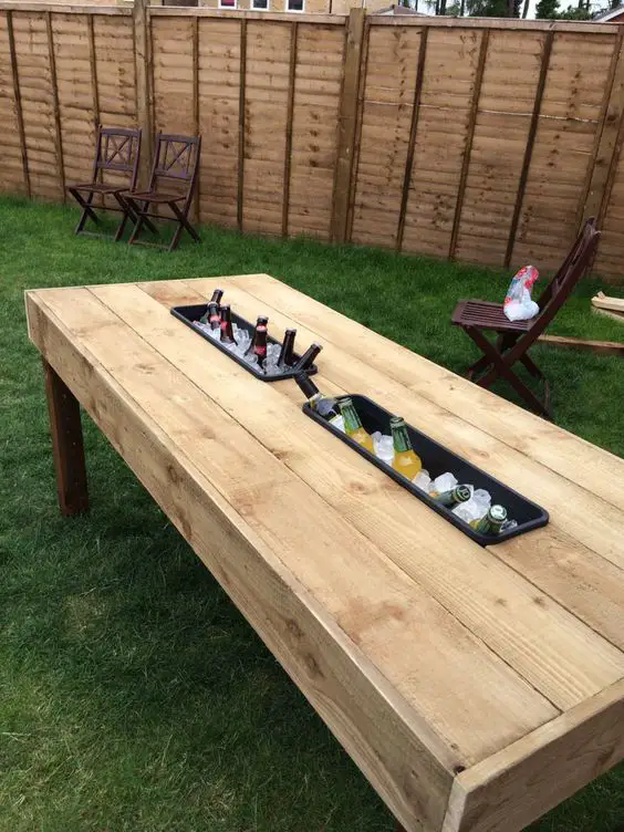 Stylish Wooden Outdoor Tables for Modern Gardens - Transform Your Space