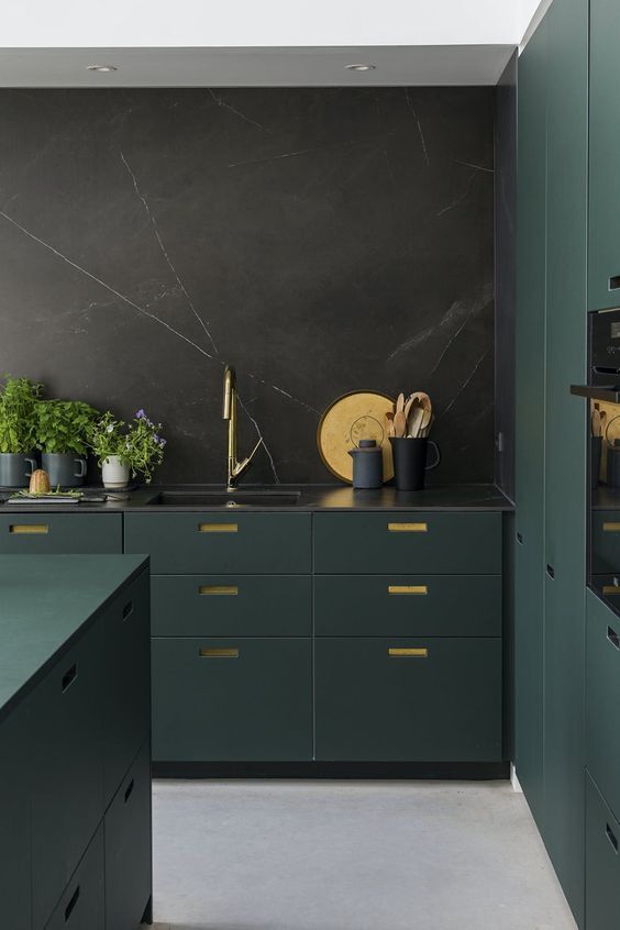 2024's Top Kitchen Cabinet Colors: Trendy Hues & Combos