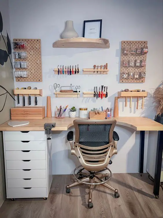 Inspiring Workshop Desk Designs for Creative & Organized Spaces