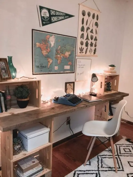 Discover Timeless Charm: Vintage Desks for Elegant Home Workspaces