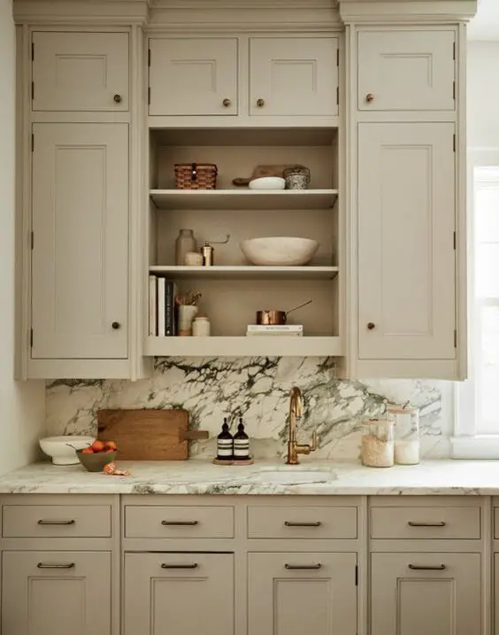 Minimalist Kitchen Cabinets: Sleek Storage & Design Elegance