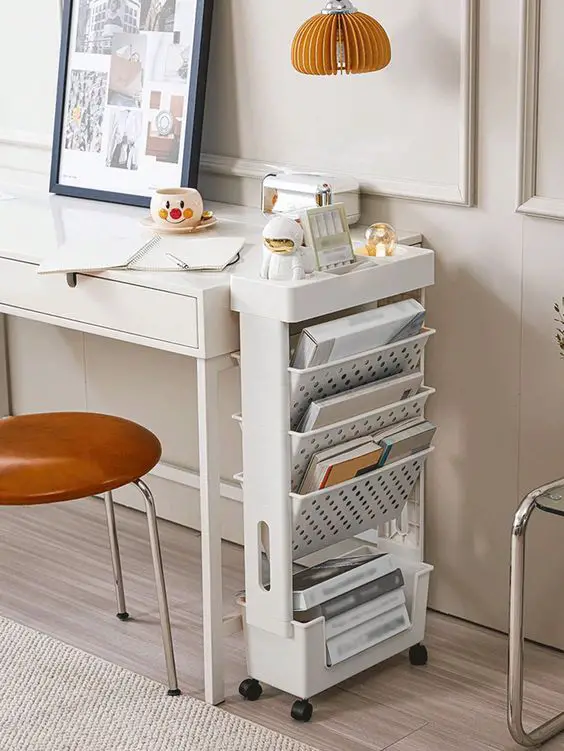 Dorm Desk Designs: Maximize Style & Space in College Rooms