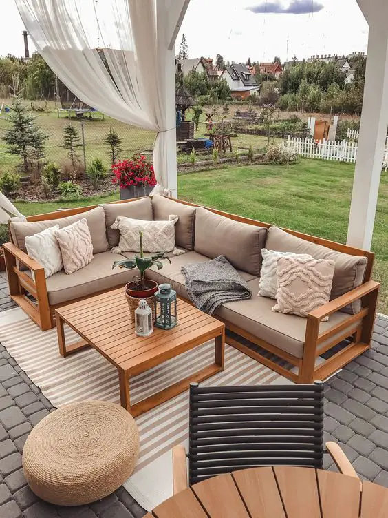 Stylish Wood Garden Sofas: Perfect Outdoor Furniture for Chic Design Trends
