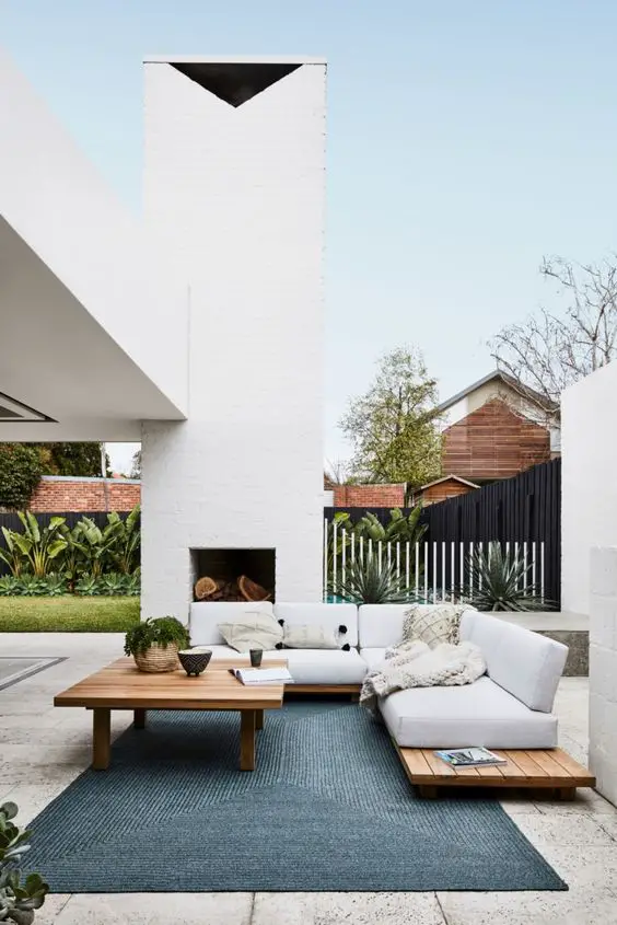 Stylish Outdoor Lounge & BBQ Areas for Chic Alfresco Living - Design Inspirations