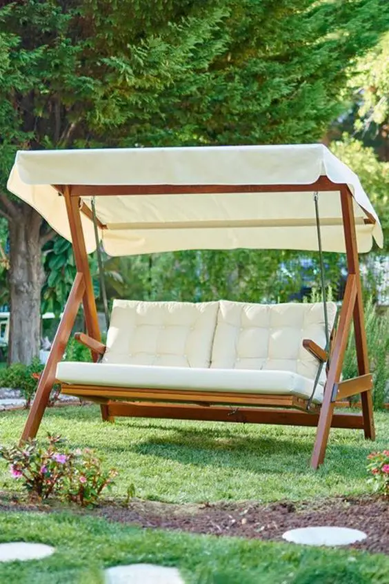 Stylish Outdoor Chairs: Comfy Designs for Chic Garden & Patio Decor