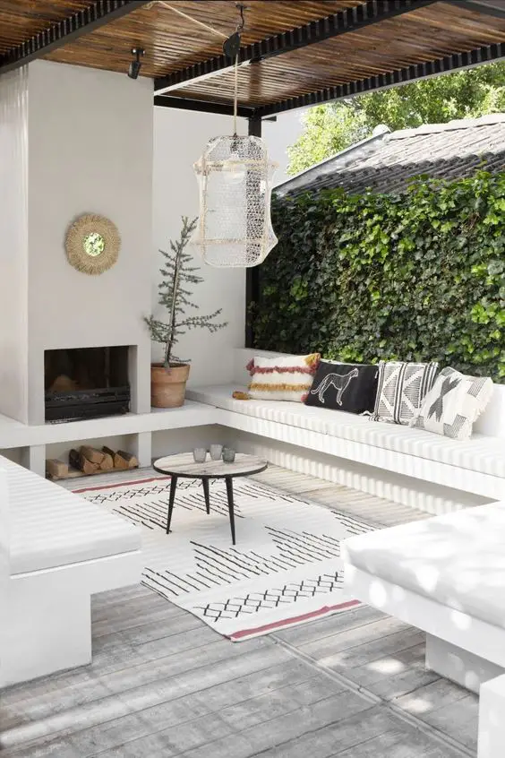Stylish Outdoor Lounge & BBQ Areas for Chic Alfresco Living - Design Inspirations