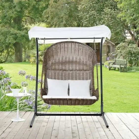 Stylish Outdoor Chairs: Comfy Designs for Chic Garden & Patio Decor