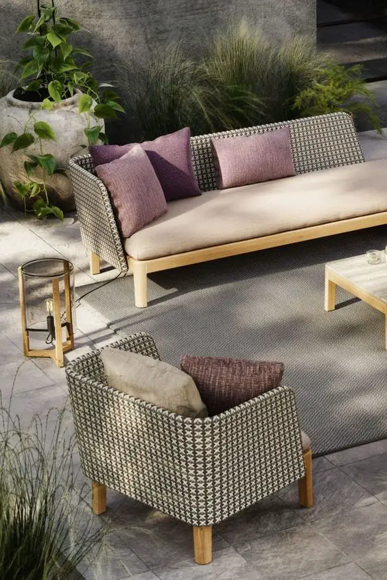 Outdoor Lounge Spaces: Chic Design Ideas for Stylish Al Fresco Living