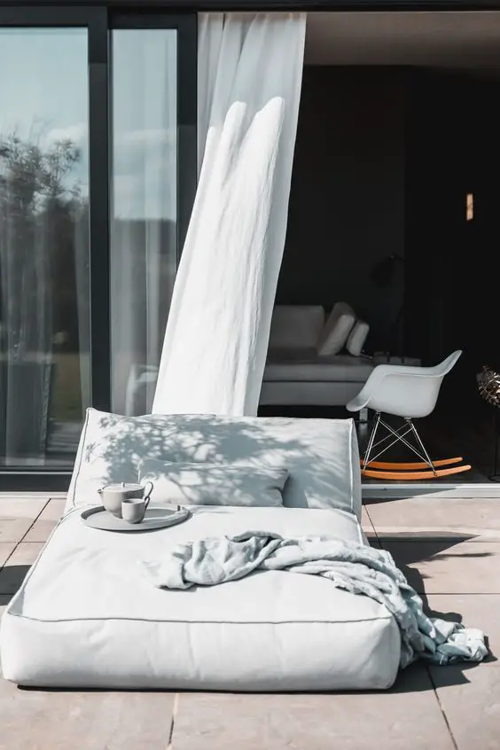 Outdoor Bed Elegance: Transform Your Space into a Luxurious Retreat
