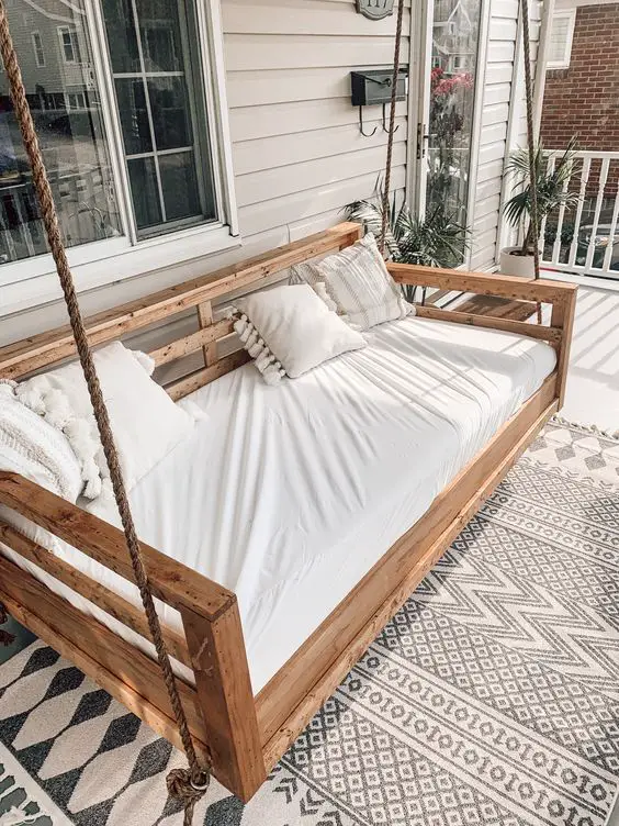 Outdoor Swing Beds: Elegance & Comfort for Garden and Porch Relaxation
