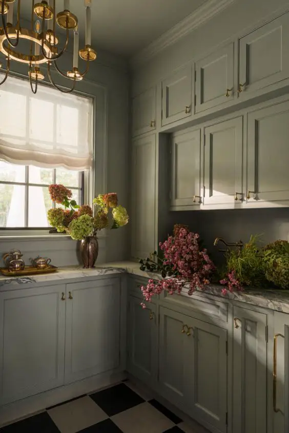Timeless Craftsman Kitchen Cabinets: Elegant Wood & Modern Designs