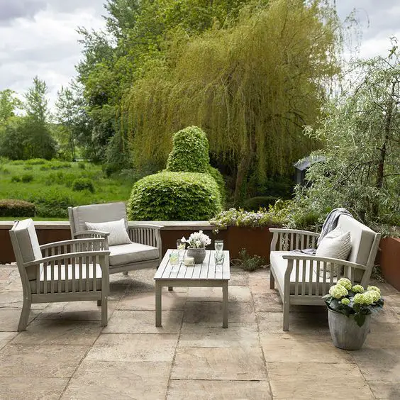 Chic Garden Sofa Sets: Transform Your Outdoors into Stylish Retreats