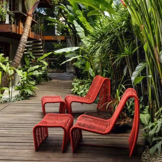 Discover Elegant Outdoor Seating: Top Trends in Stylish Chairs