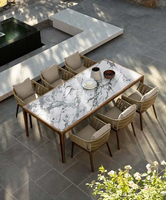Stylish Outdoor Tables: Elevate Your Al Fresco Dining Experience