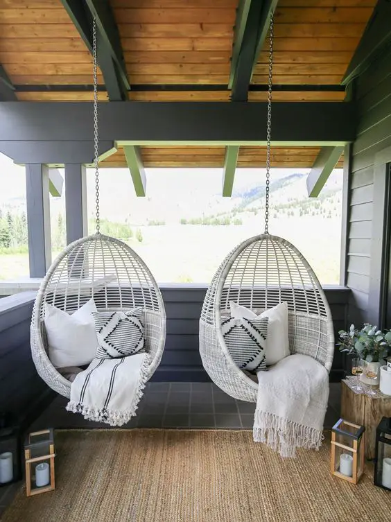 Stylish Outdoor Swing Chairs for Elegant Patio & Garden Makeovers