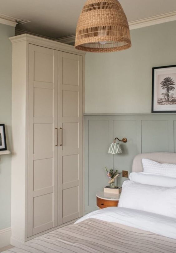 Chic Bedroom Cabinets: Modern Designs for Cozy Spaces