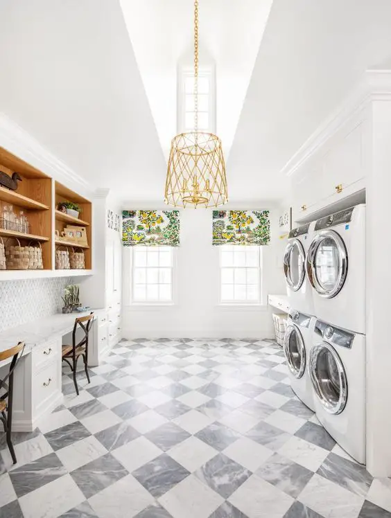 Chic Laundry Room Desk Ideas: Maximize Space with Style - Explore Now