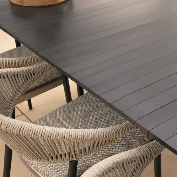 Stylish Outdoor Table & Chairs: Elevate Your Al Fresco Dining Experience