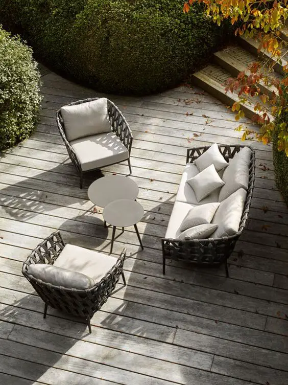 Outdoor Lounge Spaces: Chic Design Ideas for Stylish Al Fresco Living