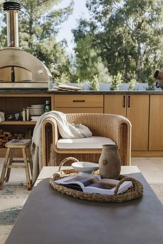 Stylish Outdoor Lounge & BBQ Areas for Chic Alfresco Living - Design Inspirations