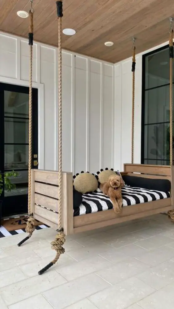 Outdoor Swing Beds: Elegance & Comfort for Garden and Porch Relaxation