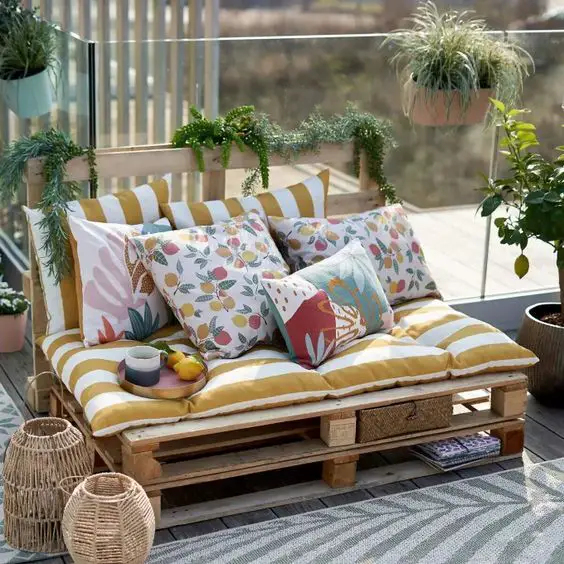 Transform Your Outdoors: Chic Pallet Chair Ideas for Patio and Garden - Eco-Friendly Elegance