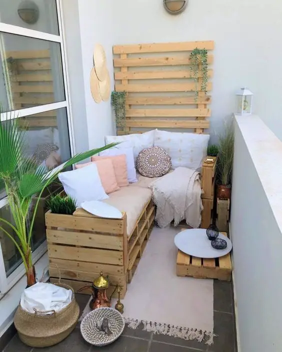 Chic Pallet Furniture Sofas for Outdoor Living – Transform Your Space