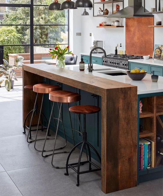 Stylish Built-In Kitchen Tables - Maximize Space & Elegance
