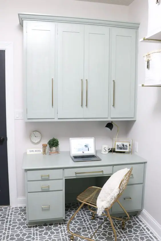 Chic Laundry Room Desk Ideas: Maximize Space with Style - Explore Now