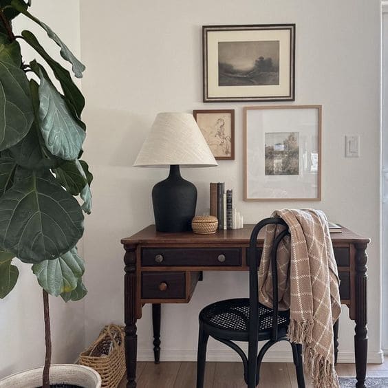 Discover Timeless Charm: Vintage Desks for Elegant Home Workspaces