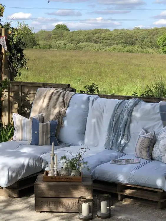 Chic Garden Sofa Sets: Transform Your Outdoors into Stylish Retreats