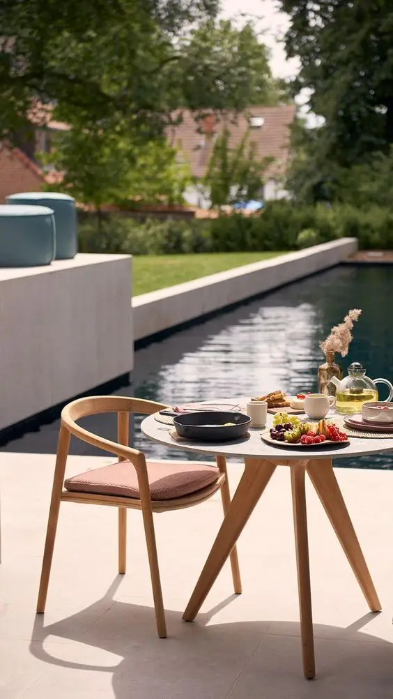 Stylish Outdoor Table & Chairs: Elevate Your Al Fresco Dining Experience