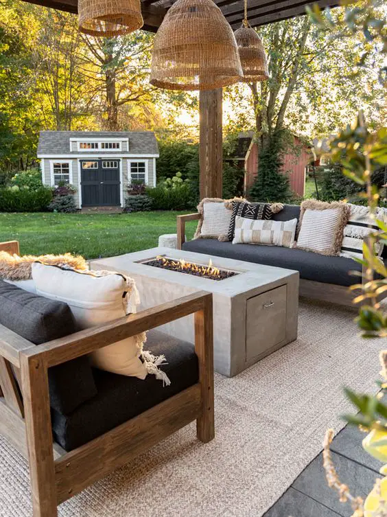Stylish Outdoor Lounge & BBQ Areas for Chic Alfresco Living - Design Inspirations