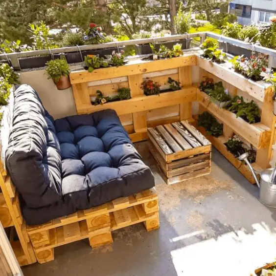 Chic Pallet Furniture Sofas for Outdoor Living – Transform Your Space