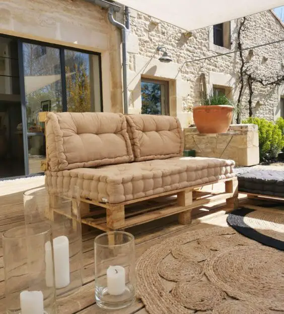 Chic Pallet Furniture Sofas for Outdoor Living – Transform Your Space