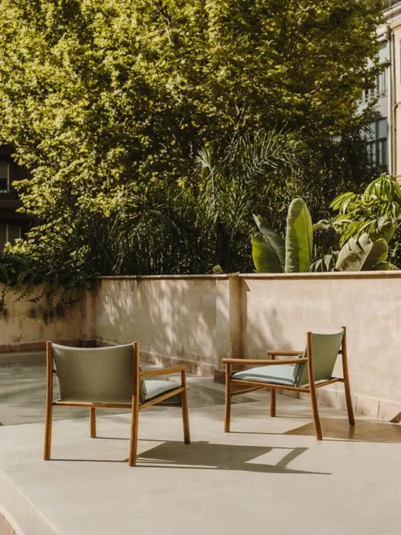 Discover Elegant Outdoor Seating: Top Trends in Stylish Chairs