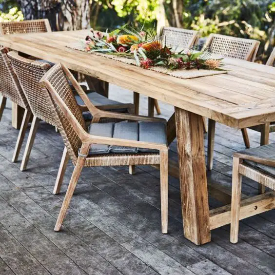 Stylish Outdoor Table & Chairs: Elevate Your Al Fresco Dining Experience
