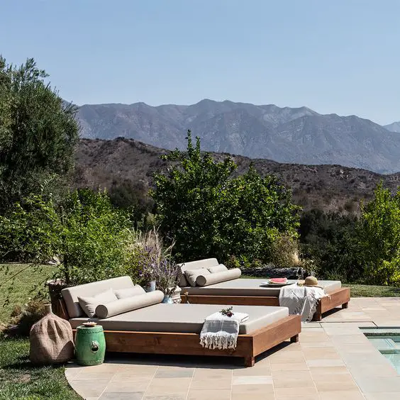 Outdoor Bed Elegance: Transform Your Space into a Luxurious Retreat