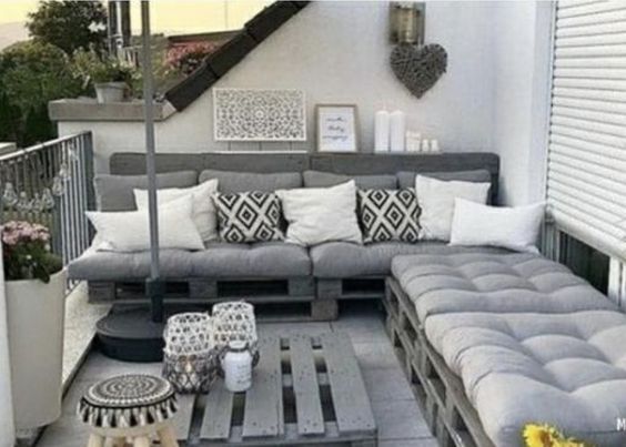 Chic Pallet Furniture Sofas for Outdoor Living – Transform Your Space