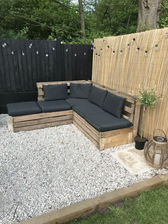Chic Pallet Furniture Sofas for Outdoor Living – Transform Your Space