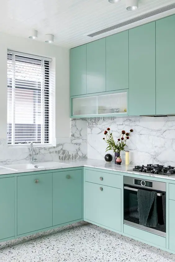Modern Minimalist Kitchen Sets: Design Ideas for Small Spaces
