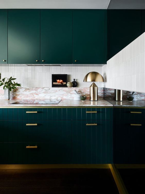 2024's Top Kitchen Cabinet Colors: Trendy Hues & Combos
