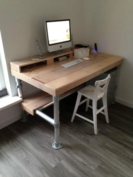 Chic Plain Desk Designs for Trendy Home Workspaces - Decor Ideas