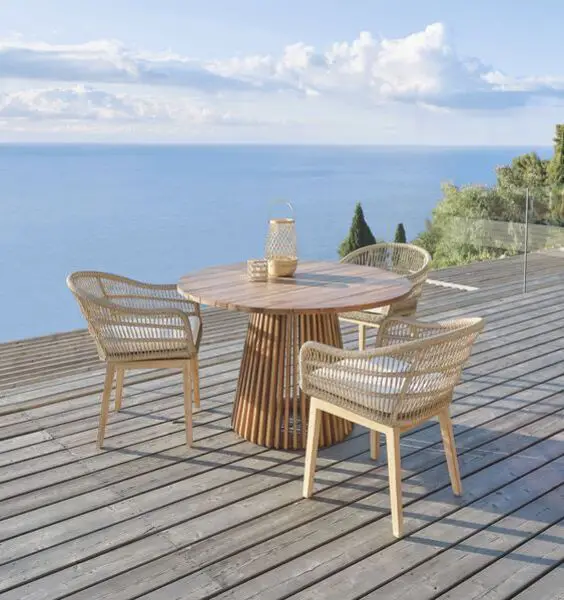 Stylish Outdoor Tables: Elevate Your Al Fresco Dining Experience