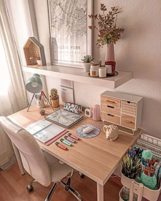 Charming Cottage Core Desk Designs for a Serene Workspace