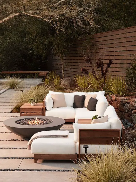 Outdoor Sofa Seating Ideas: Transform Patios into Chic Retreats