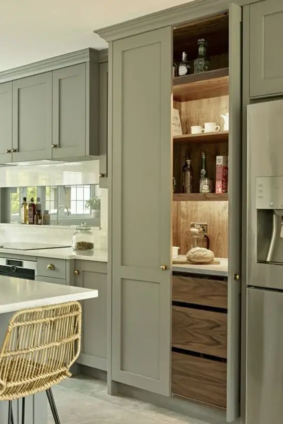 Timeless Craftsman Kitchen Cabinets: Elegant Wood & Modern Designs