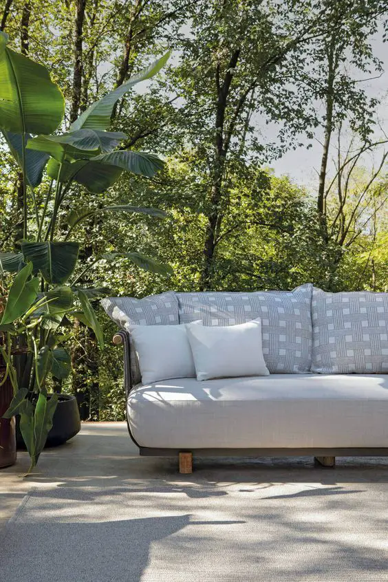 Outdoor Sofa Seating Ideas: Transform Patios into Chic Retreats