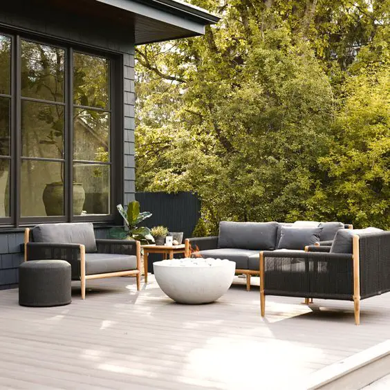 Outdoor Lounge Spaces: Chic Design Ideas for Stylish Al Fresco Living
